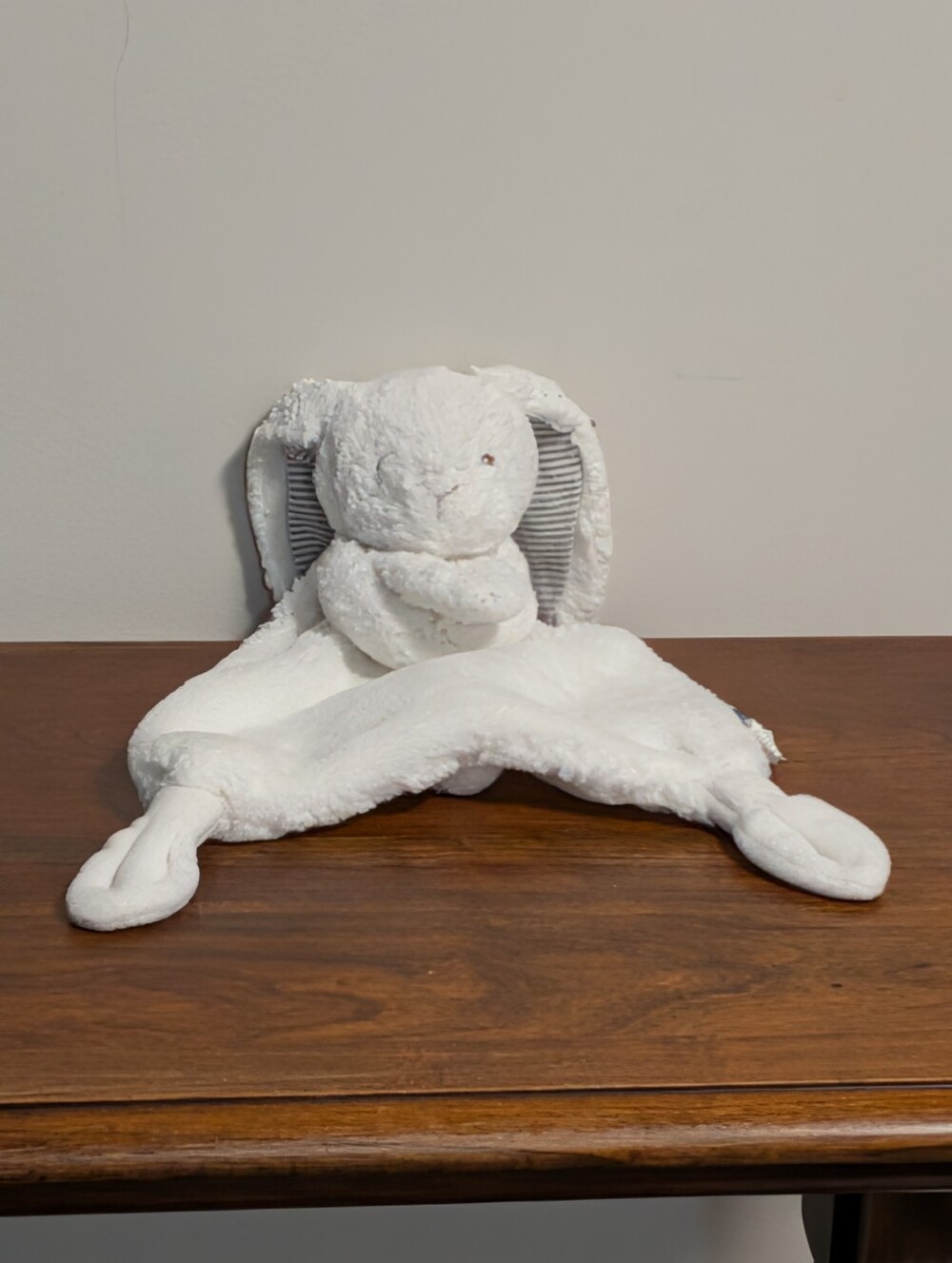 Mary Meyer. Plush White Bunny Lovey Security Blanket - Legs Are Knotted. GUC.